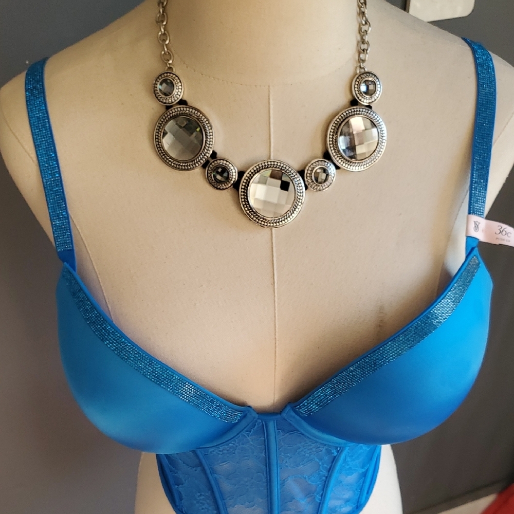 Nwt Victoria's Secret Push Up Blue Bra with Molded Cups - Picture 4 of 15